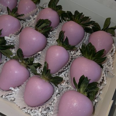 Chocolate-Covered Strawberries (Dozen)