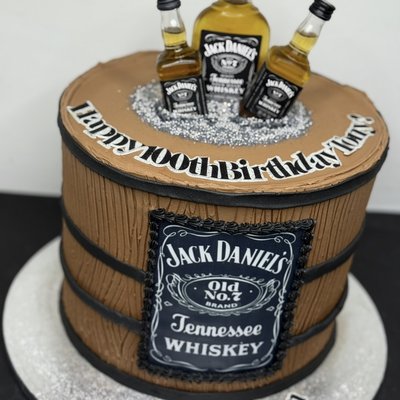 🥃 Signature Barrel Cake 🖤