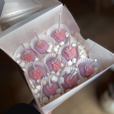 Themed Cake Pops
