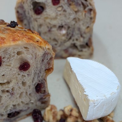 Sourdough Cranberry Walnut Brie 