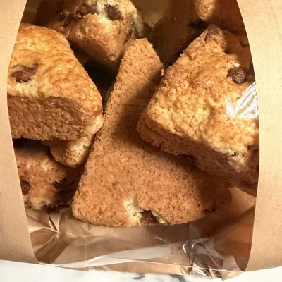 Chocolate Chip Scones 4 Pack