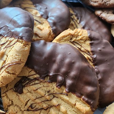 Peanut Butter Dipped in Chocolate 1 Dozen