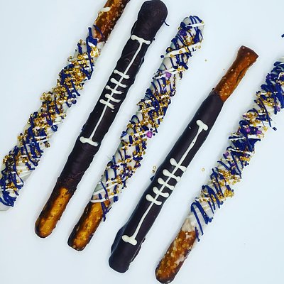 Dipped Pretzel Rods 