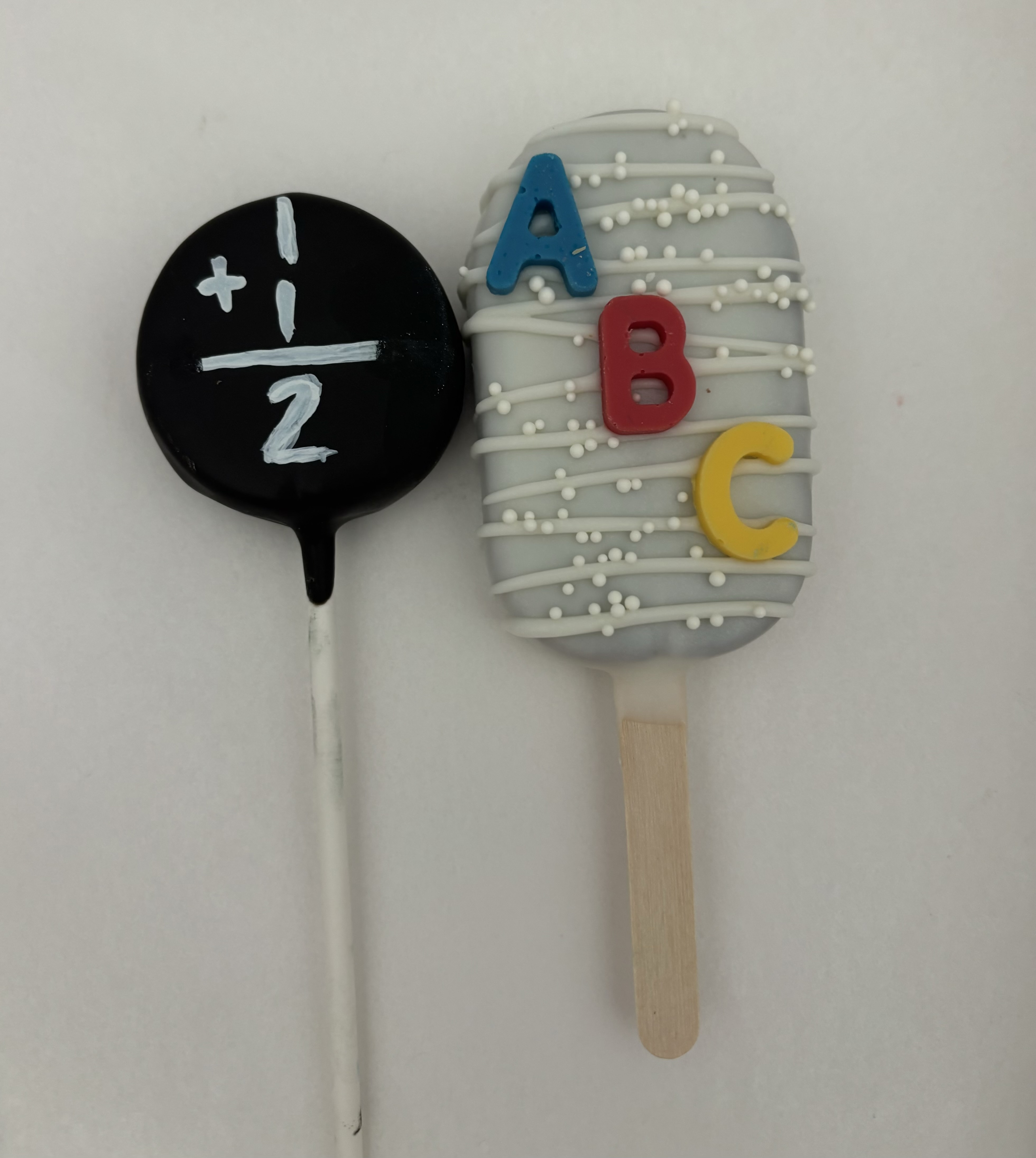 One Cake Pop & One Cake Popsicle 