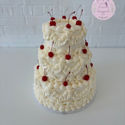 3-tiered cake 