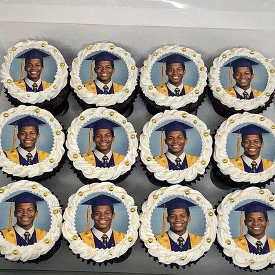 Graduation Edible Image Cupcakes 