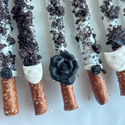 Dipped Pretzels: Rods