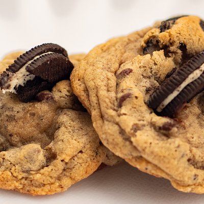 NY Bakery Style Cookies Oreo  Cookies And  Creme   Chocolate Chip Box Of 4 