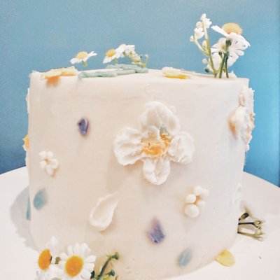 Custom 6” Wedding Cake 12 Servings
