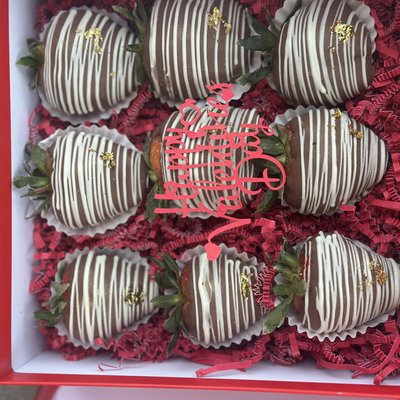 Chocolate Covered Strawberries (9 Pieces)