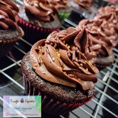 Salted Caramel Chocolate Cupcakes 