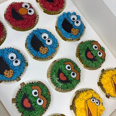 Custom Cupcakes 🧁