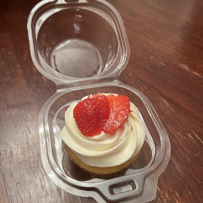 Shortie Like Mine cupcake