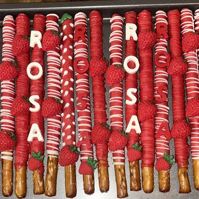 Chocolate Covered Pretzel Rods 