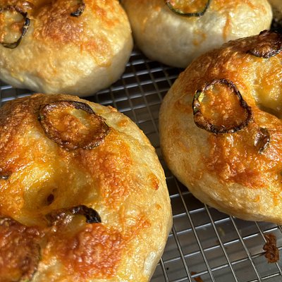 Jalapeno Cheddar Bagels