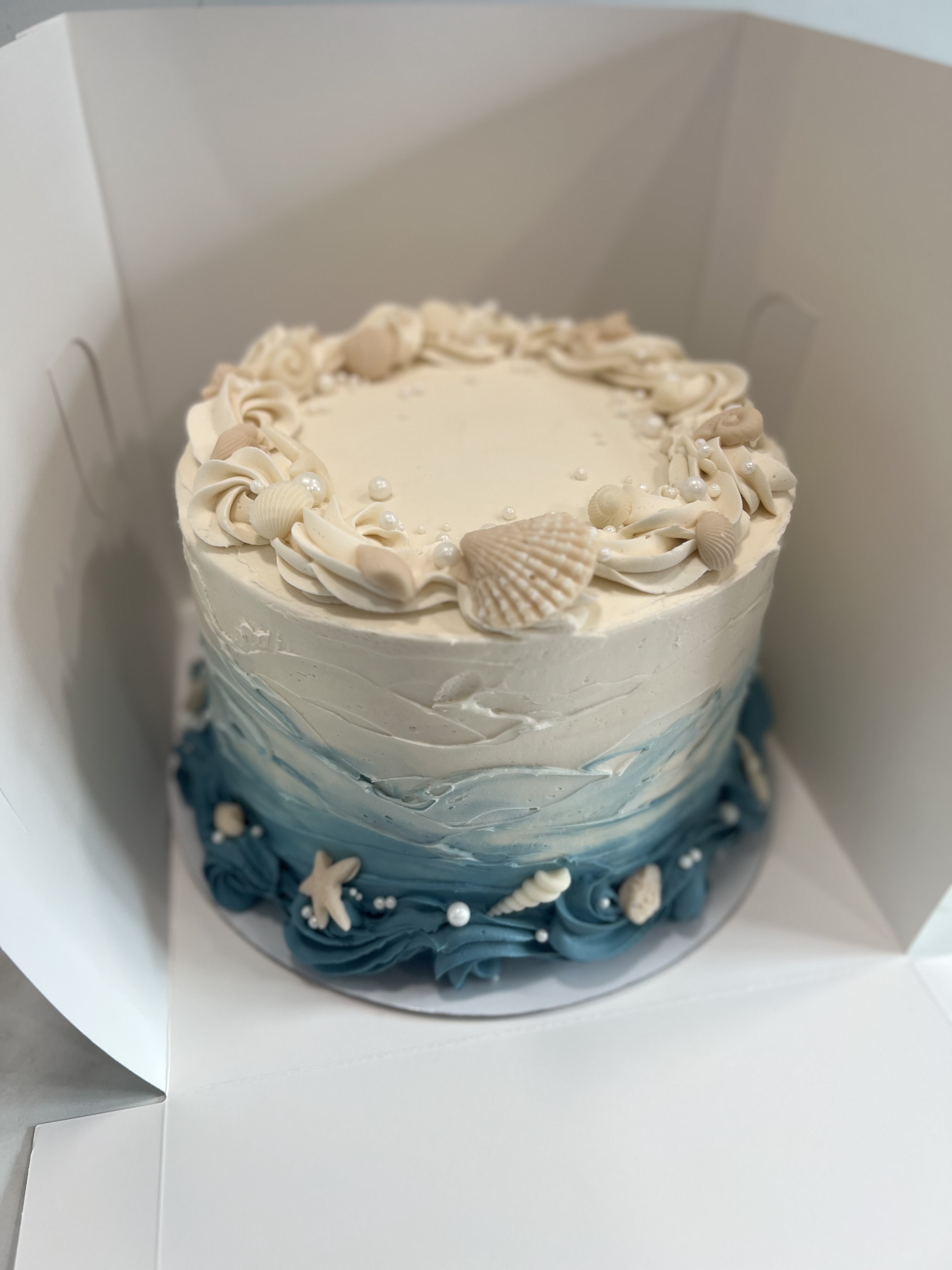 Custom Cakes 