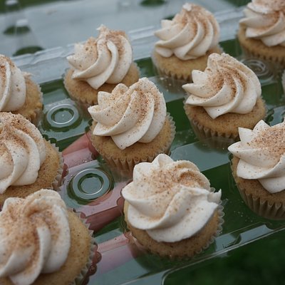 Bite-Size Mini Cupcakes (12 mini cupcakes) 
