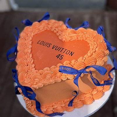 8in Heart Cake ( Serves 15-18)