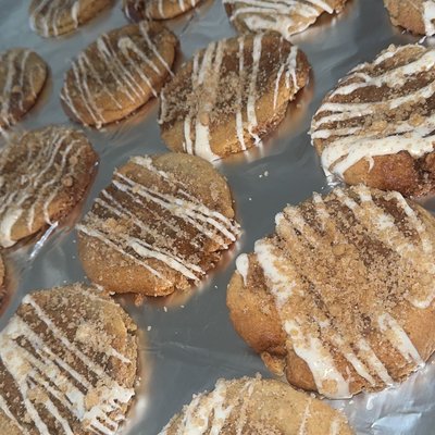 Cinnamon Roll Crumble Cake