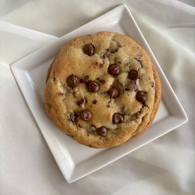 Chocolate Chip Cookie 4” (Bakery Size)