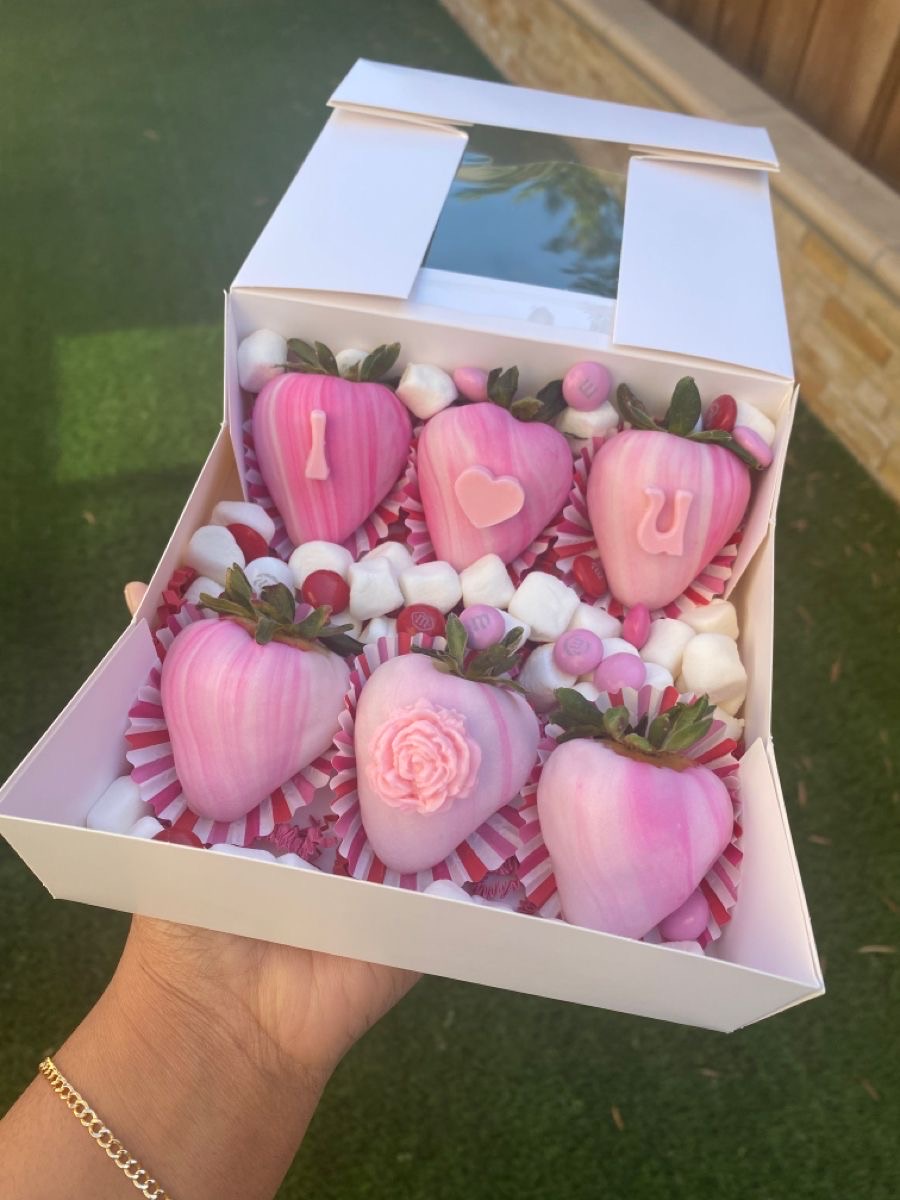 6 count chocolate strawberries (choice 2)