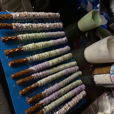 dozen chocolate covered pretzel rods .