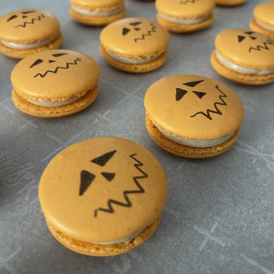 Pumpkin Cheesecake Macarons