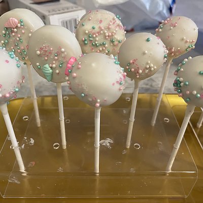 Cake Pops (custom)– $35 / dozen Includes 1 chocolate color + Same Color Basic drizzle or sprinkles.