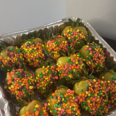 12 Strawberries 