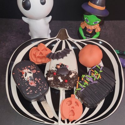 Halloween Cakesicles