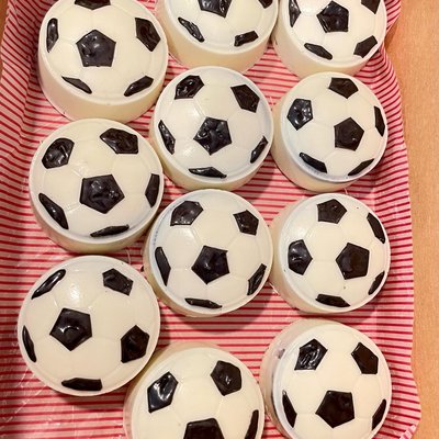 Soccer Ball Chocolate Covered Oreos