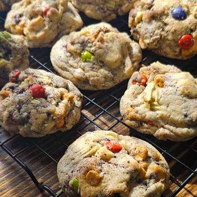 Kitchen Sink Cookie