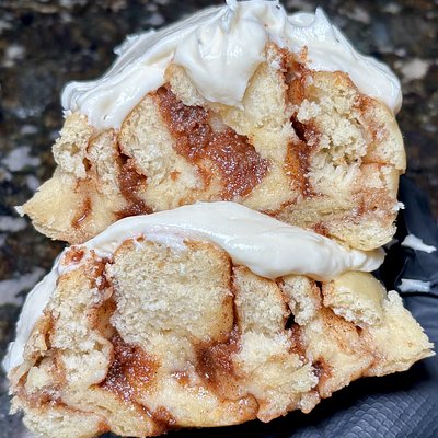 Cinnamon Rolls w/ Cream Cheese Frosting