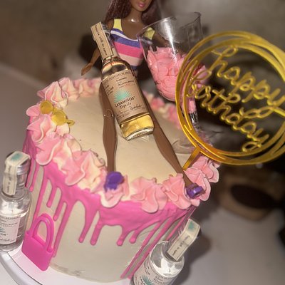 8in Round Barbie Cake