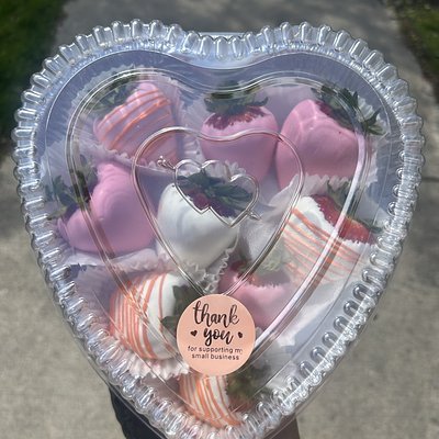 Heart Shaped Large Chocolate Covered Strawberries Heart Shaped Large Chocolate Covered Strawberries