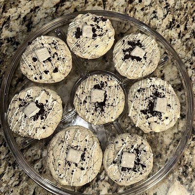 Half Dozen Cookies and Cream 