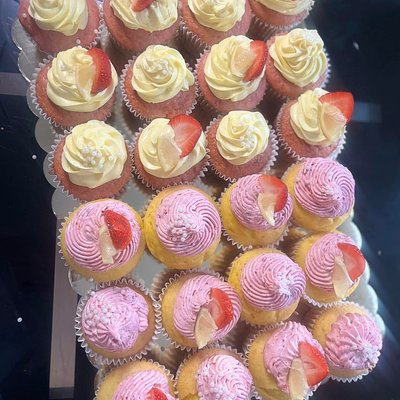 Strawberry 🍓 lemonade 🍋 Cupcakes