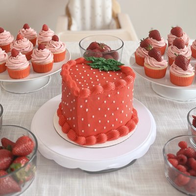 6” Custom Cake - Round / Heart