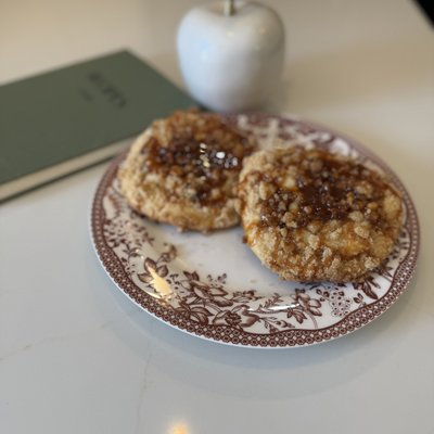 Salted Caramel Apple Crumbled Bun