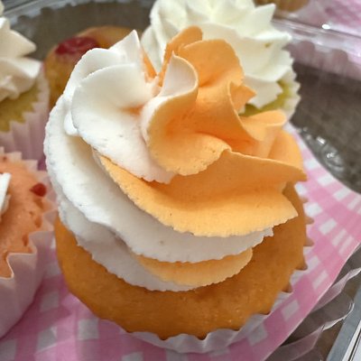 Orange Dreamsicle Cupcakes 