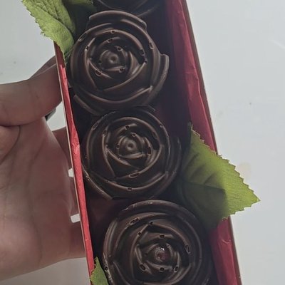 6ct Chocolate Covered Strawberry Roses