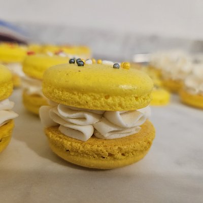 Lemon macarons