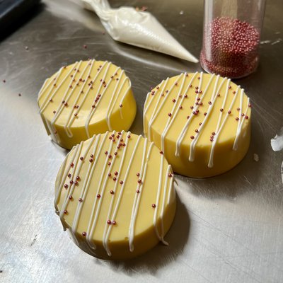 Cake Pucks