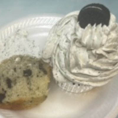 1 Dozen Oreo Cookies & Cream Cupcakes 