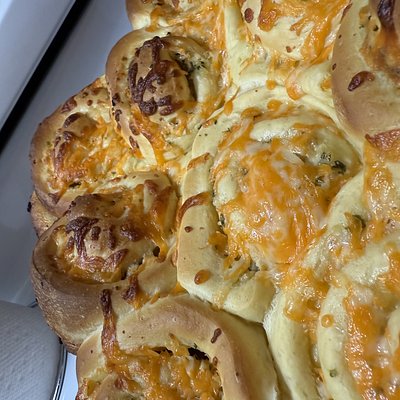 Cheesy garlic rolls 