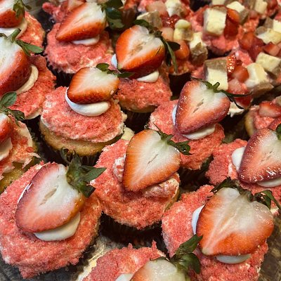 Cupcakes By The Dozen 