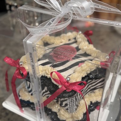 Star Leopard Print Cake 