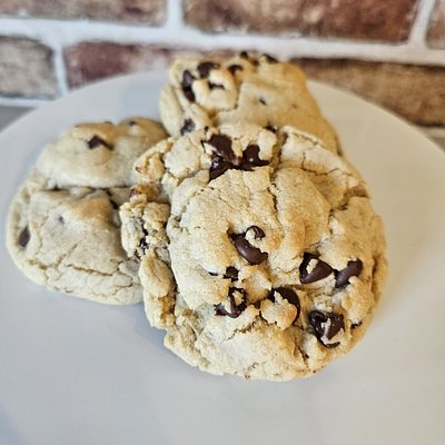 JUMBO Chocolate Chip Cookies 5oz