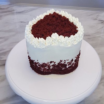 8 Inch 3 Layer Heart Cakes