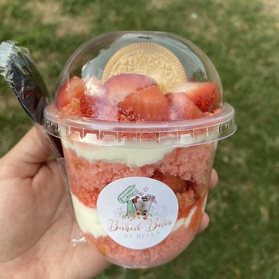 Strawberry Crunch Cake Cup